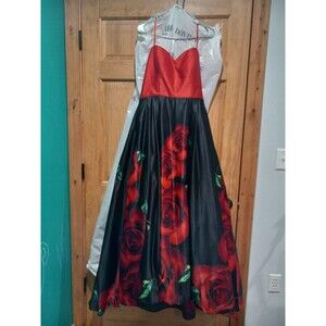 prom dress size 11 red and black with red flowers. Corset top no straps